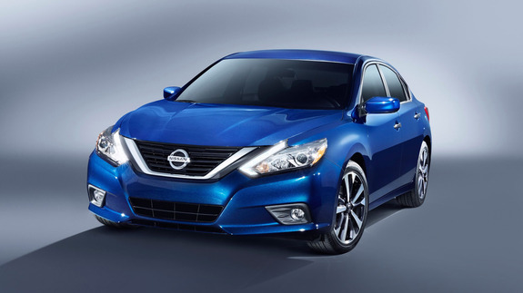 2016_nissan_altima_06